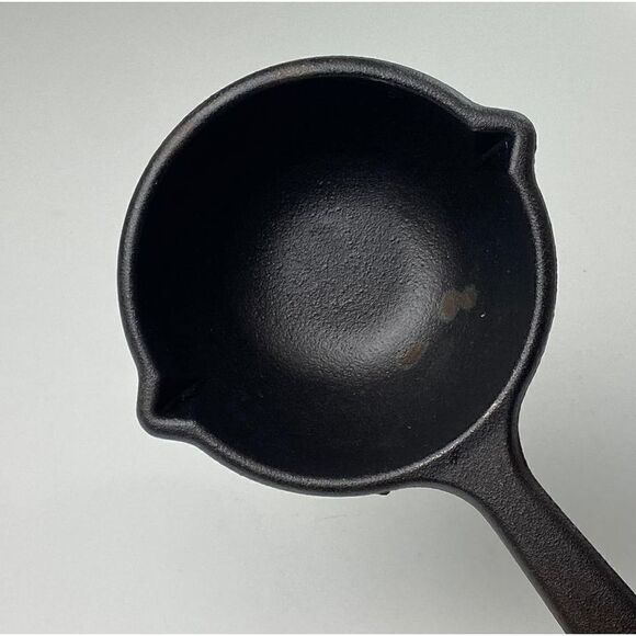 VTG Lodge Cast Iron MPR Small Double Spout 2 Cup Ladle Melting Dipper Pot USA CQ - Picture 4 of 6